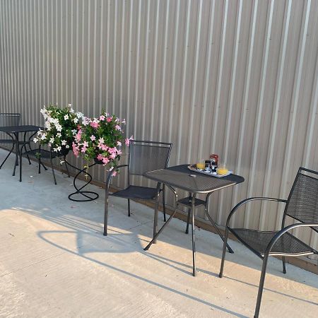 Woodslee Bed And Breakfast Belle River Экстерьер фото